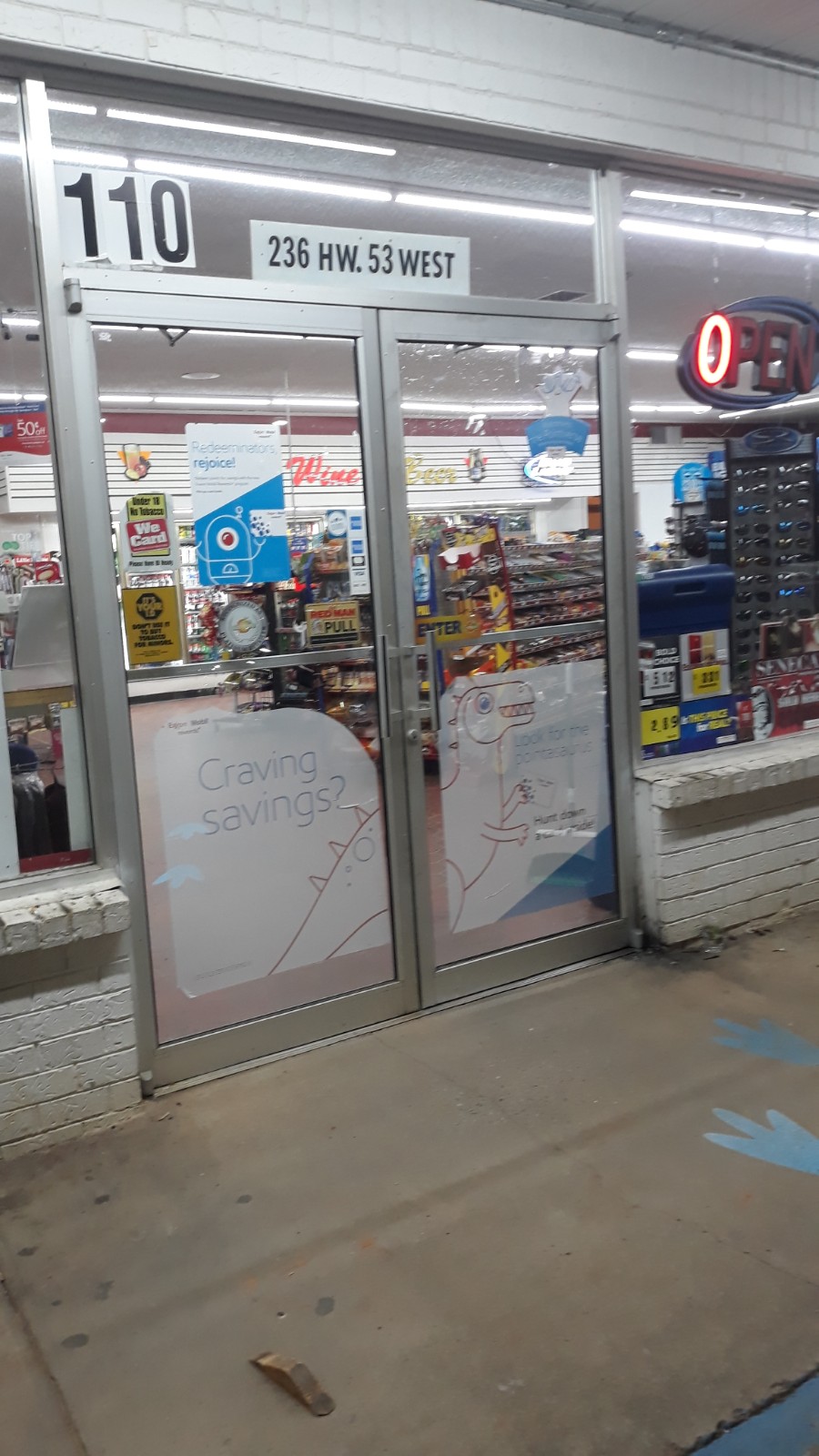 Convenience store entrance commercial glass project completed by GlassXperts in North Georgia, Georgia