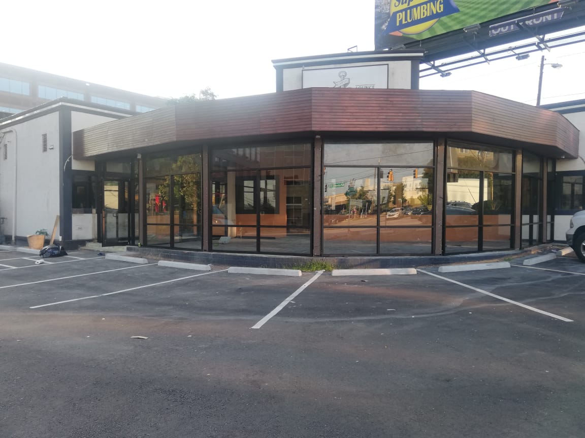Full storefront glazing commercial glass project completed by GlassXperts in Atlanta, Georgia