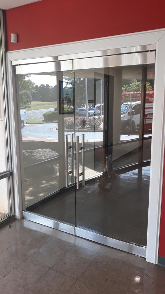 Frameless commercial entry commercial glass project completed by GlassXperts in Metro Atlanta, Georgia